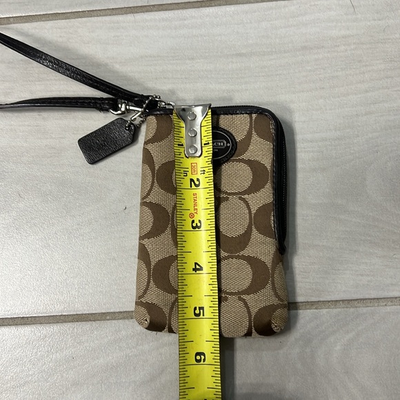 Coach wristlet/phone case - Picture 7 of 7